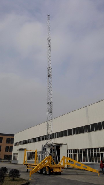 Tour cellulaire mobile à déploiement rapide